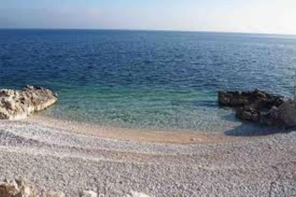 One Bedroom Apartment Kristina Labin  Εξωτερικό φωτογραφία